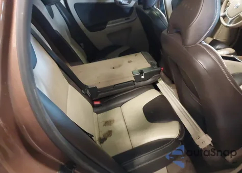 2011 Volvo Xc60 T6/T6 R-Design z USA, uszkodzony, nr VIN YV4902DZ3B2149678